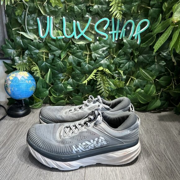 Athletic_Shoes